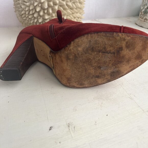 Cole Haan Rust Suede Almond Toe Cap Toe Ankle Boot D22838, Size: 8B - Picture 8 of 14